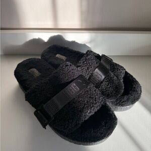Cozy Black Fuzzy Slides size 11